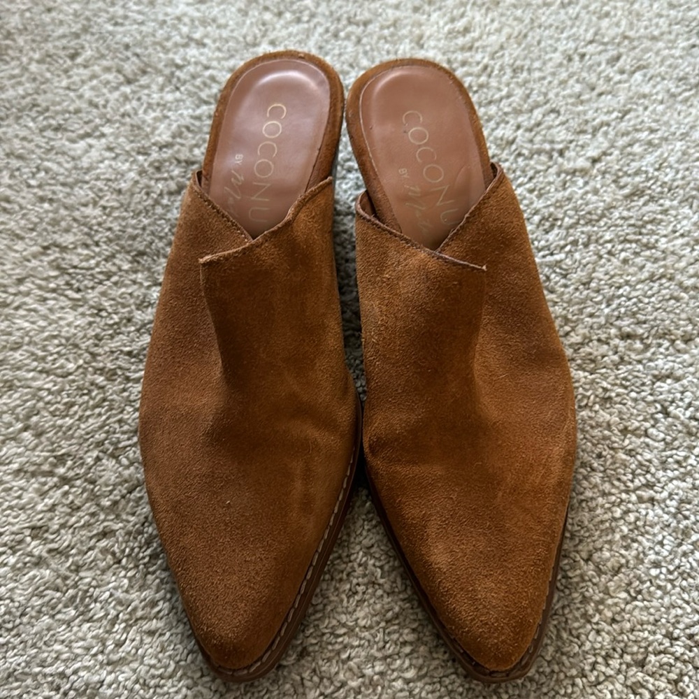 Coconuts by Matisse brown suede mules